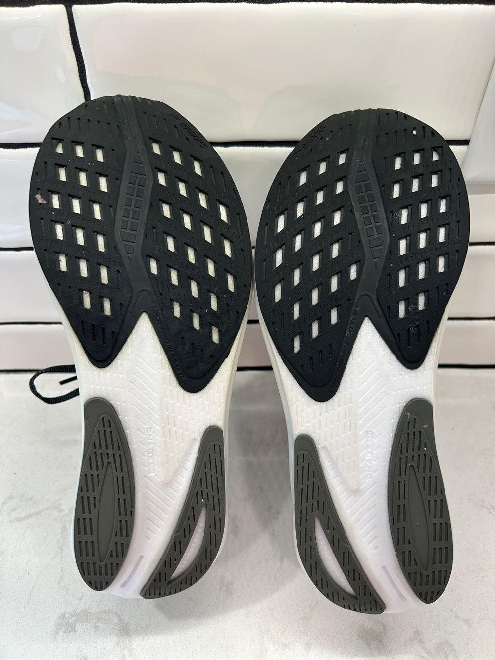 Brooks Hyperion GTS "Gunmetal Black" Women's Running Shoe Size: 9 - Picture 10 of 16